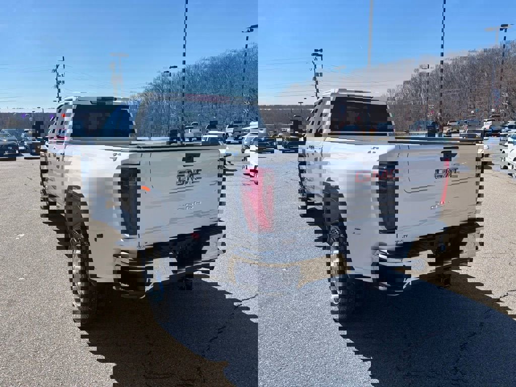 New 2026 GMC Sierra 3500 SLT w/ SLT Convenience Package image 8