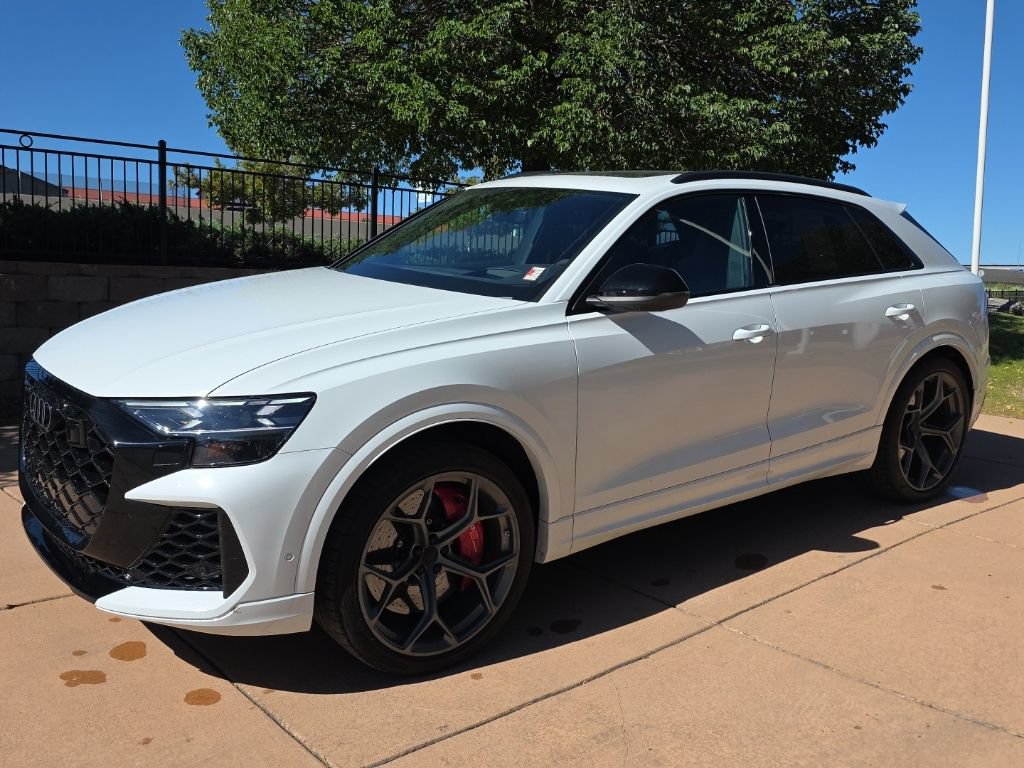 Used 2026 Audi RS Q8 performance AWD/4WD image 3