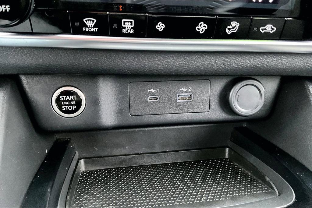 Used 2023 Nissan Rogue SV image 31