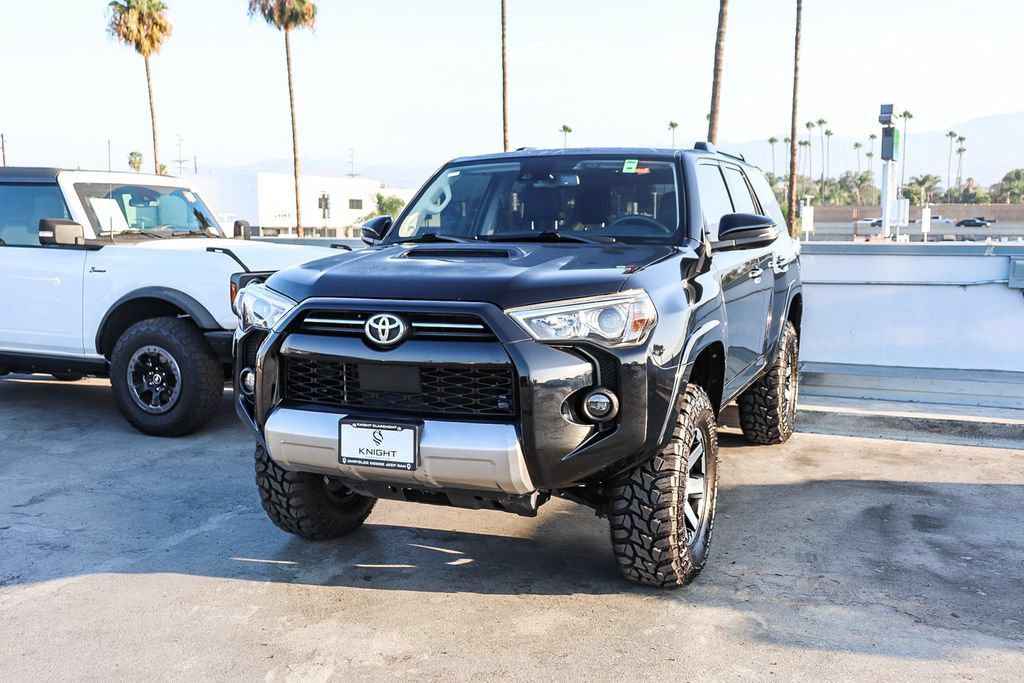 Used 2021 Toyota 4Runner TRD Off-Road Premium w/ Moonroof Package AWD/4WD image 4