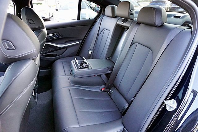 Used 2025 BMW 330i xDrive Sedan w/ Convenience Package image 17