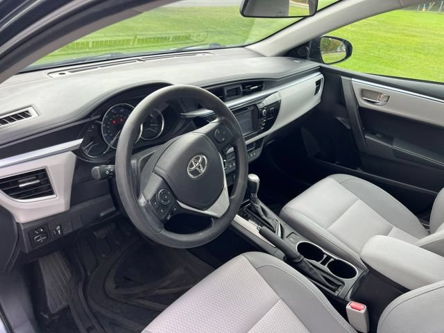 Used 2015 Toyota Corolla LE FWD image 12