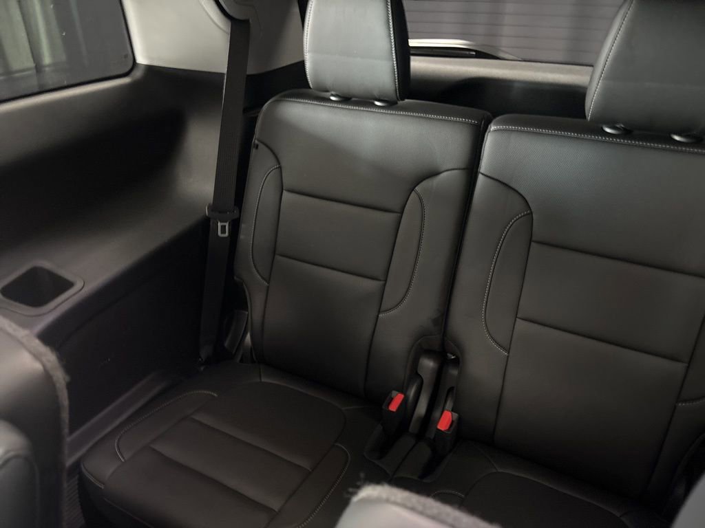 Used 2020 GMC Acadia SLT image 25