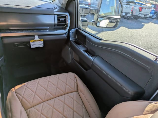 New 2026 Ford F250 Lariat w/ Black Appearance Package image 17