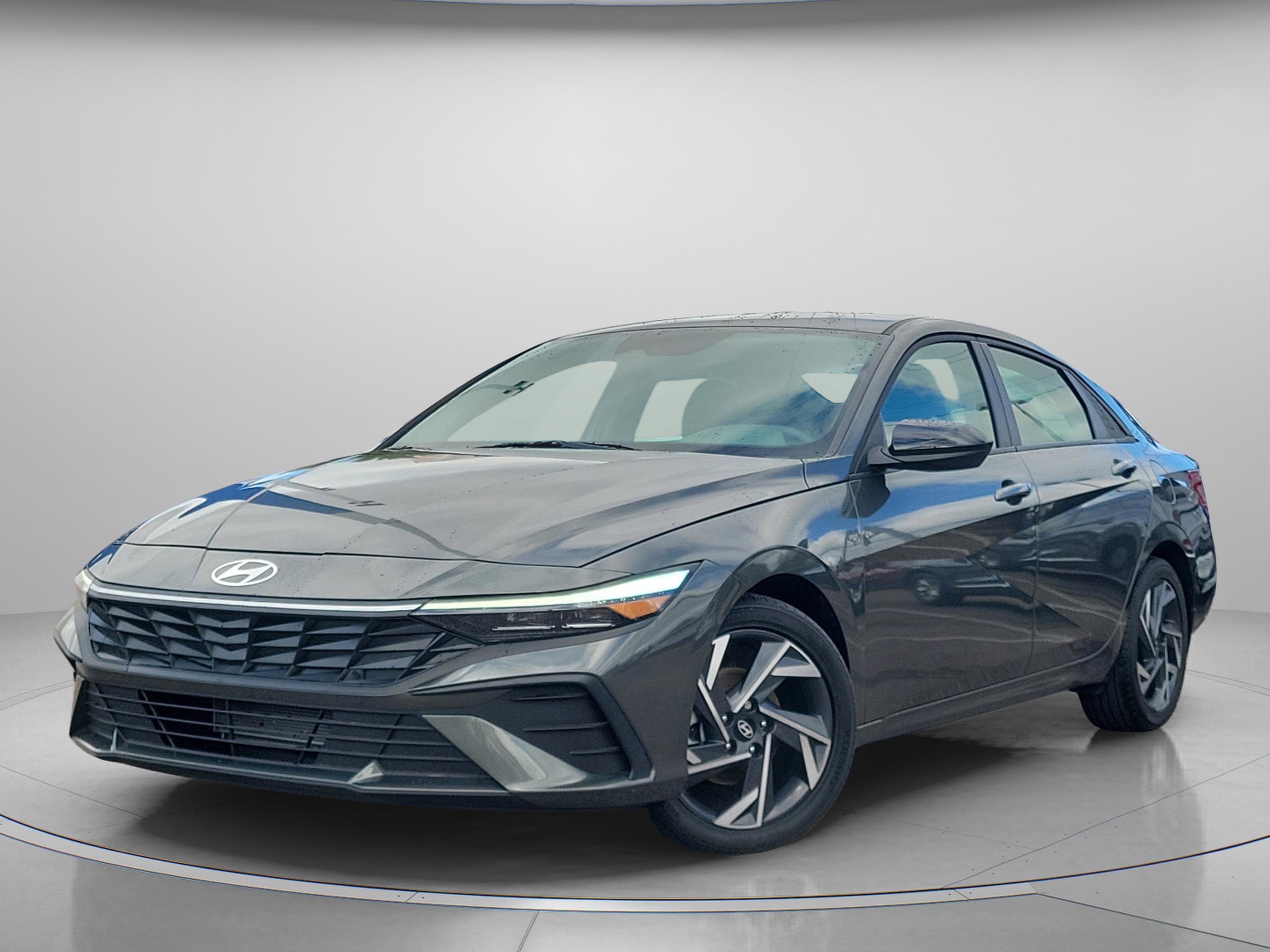 Certified 2025 Hyundai Elantra Sport image 2