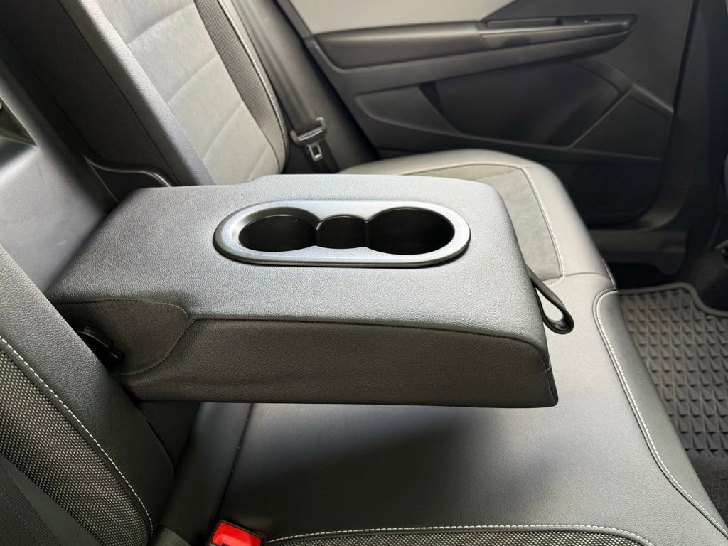 Used 2023 Volkswagen Taos SE w/ Panoramic Sunroof Package image 42