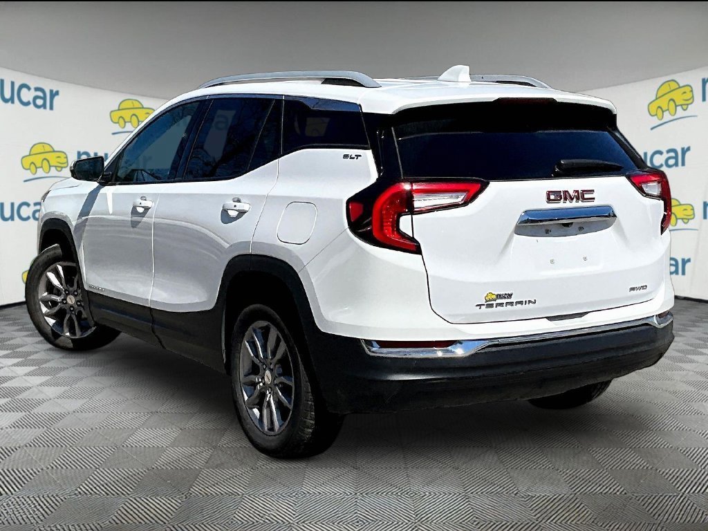 Used 2024 GMC Terrain SLT AWD/4WD image 4