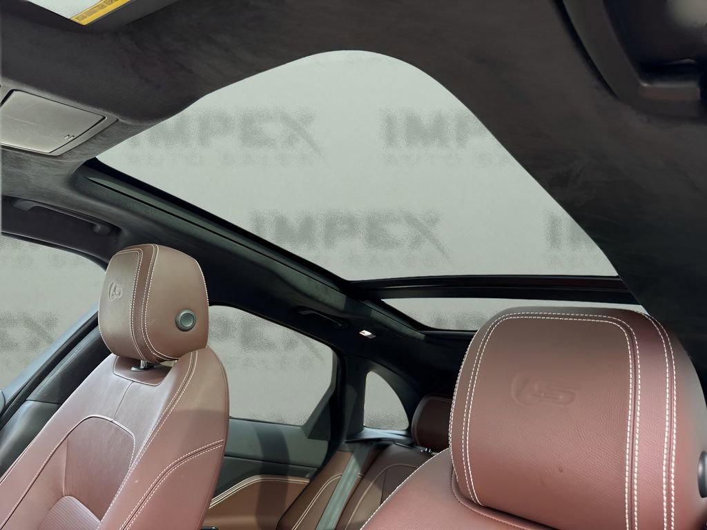 Used 2018 Jaguar F-PACE S image 12