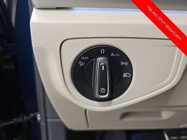 Used 2023 Volkswagen Atlas SEL Premium AWD/4WD image 17