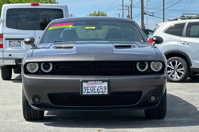 Used 2023 Dodge Challenger SXT w/ Blacktop Package image 9