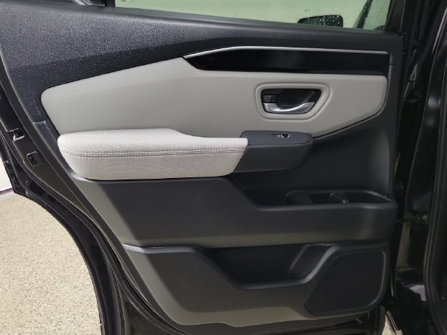 Used 2023 Honda Pilot LX image 16