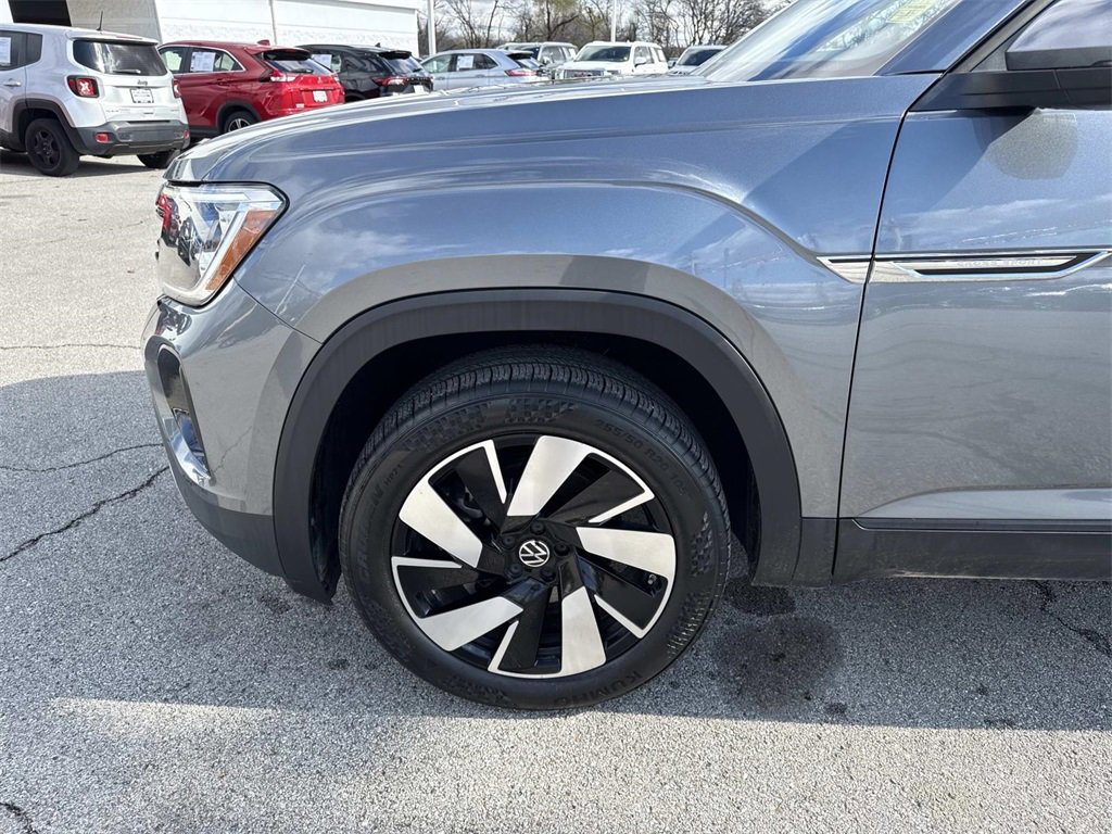 Used 2025 Volkswagen Atlas Cross Sport SE image 30