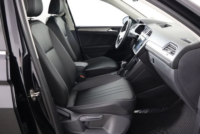 Used 2023 Volkswagen Tiguan SE FWD image 19