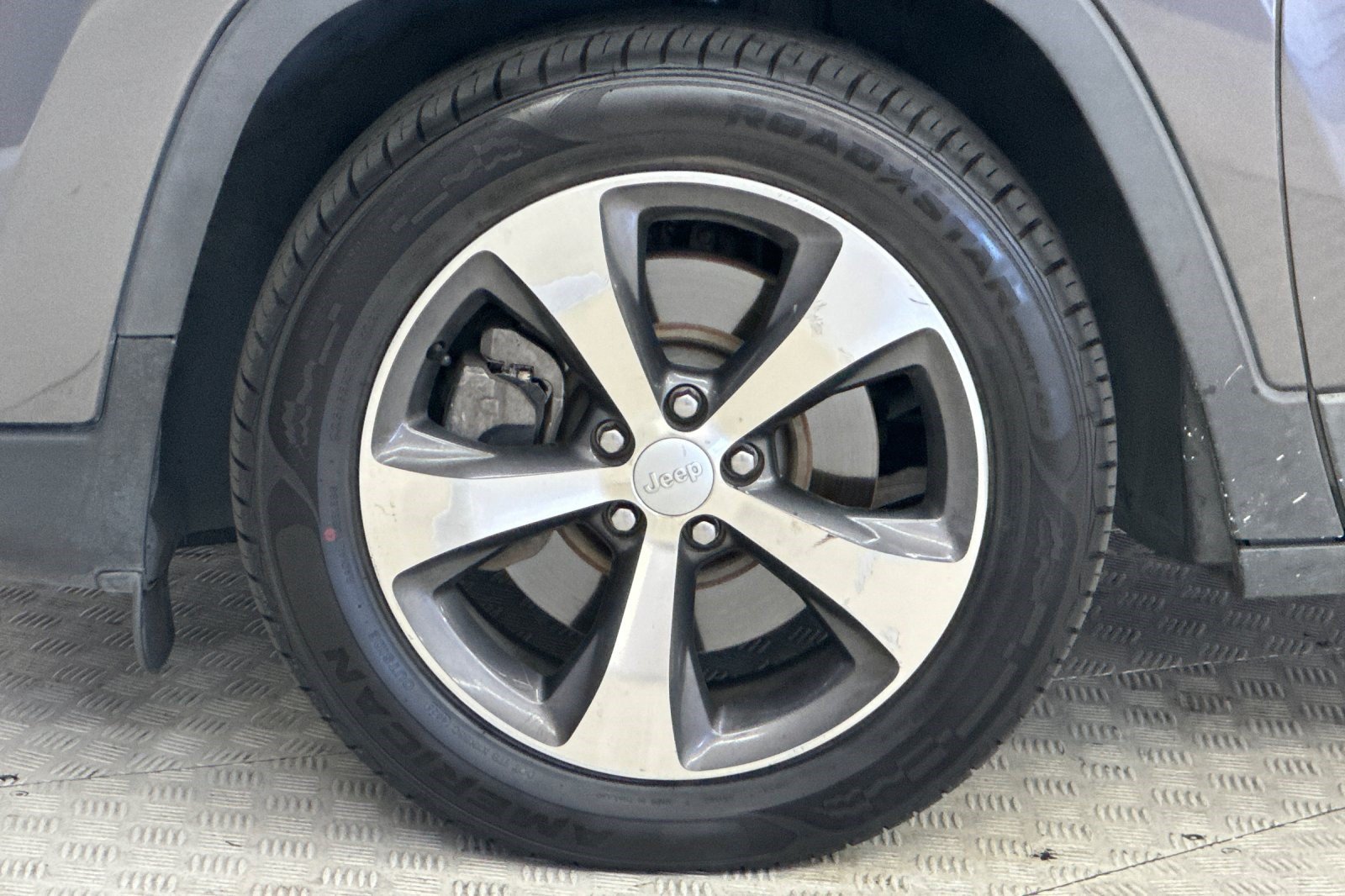 Used 2019 Jeep Cherokee Limited FWD image 13