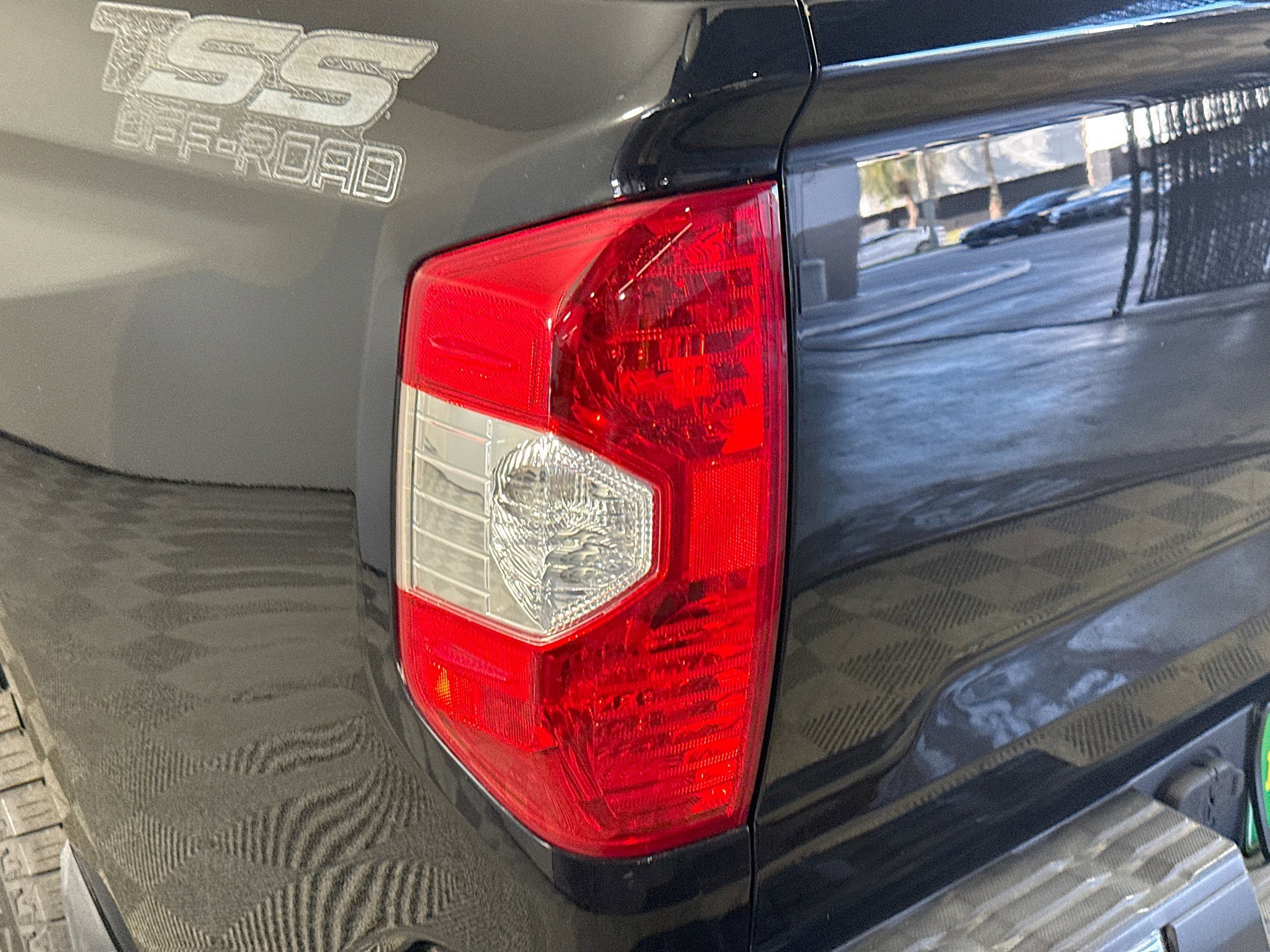 Used 2017 Toyota Tundra SR5 w/ SR5 Upgrade Package image 35