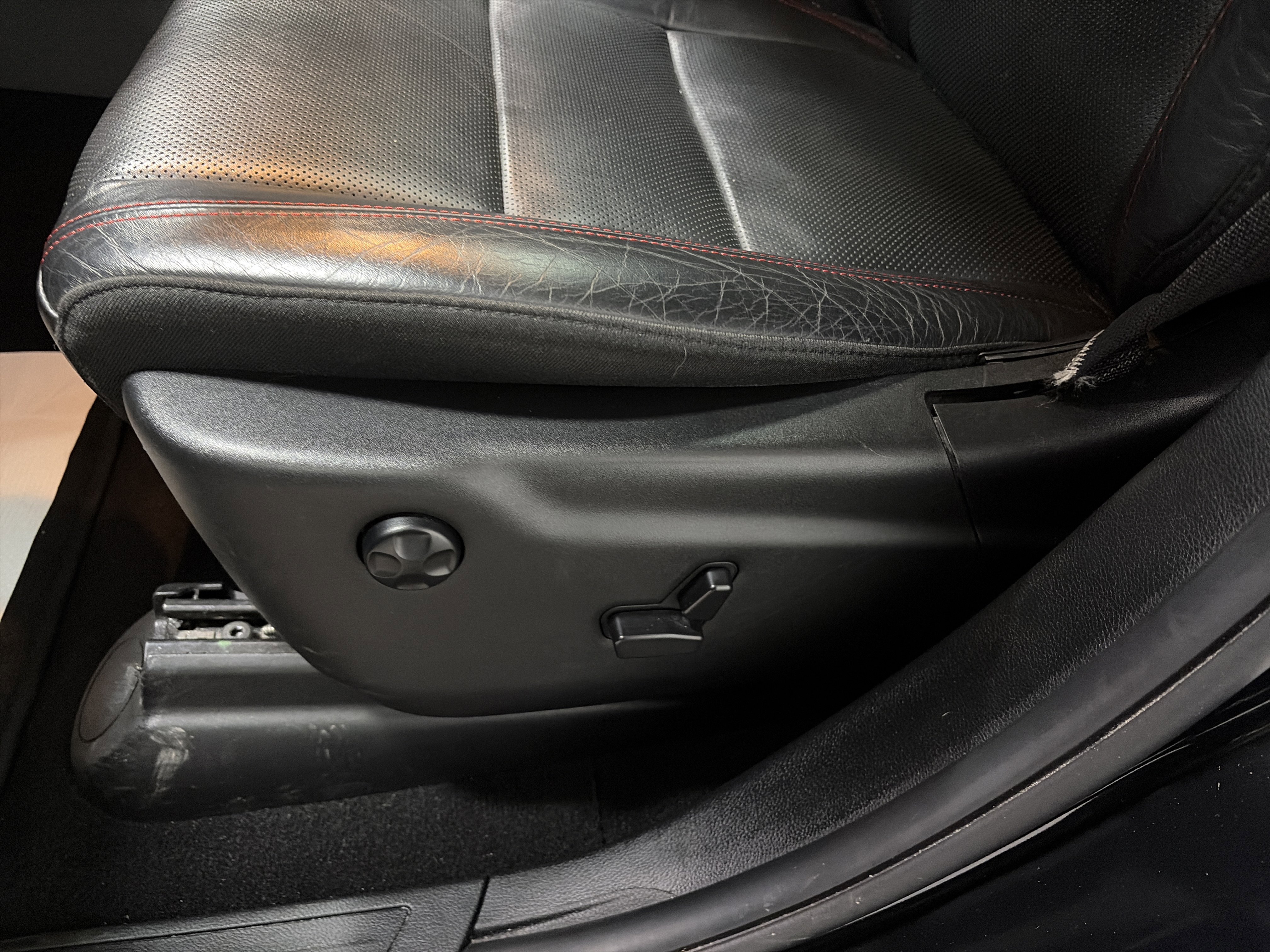 Used 2024 Dodge Durango GT AWD/4WD image 14