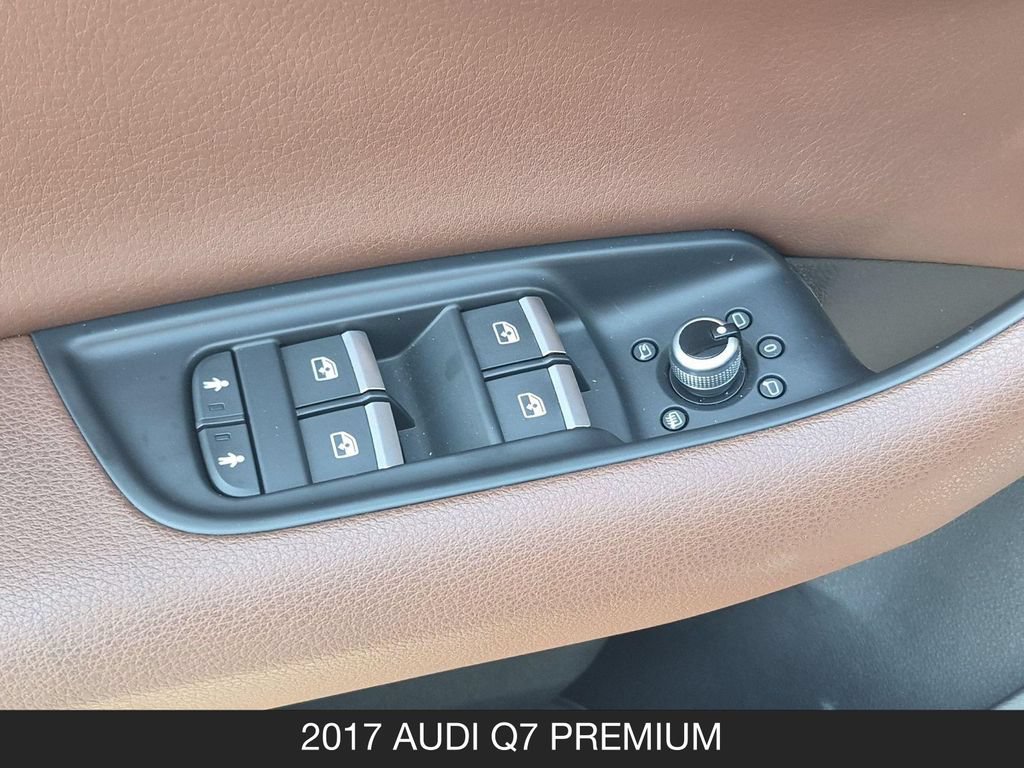 Used 2017 Audi Q7 3.0T Premium AWD/4WD image 26