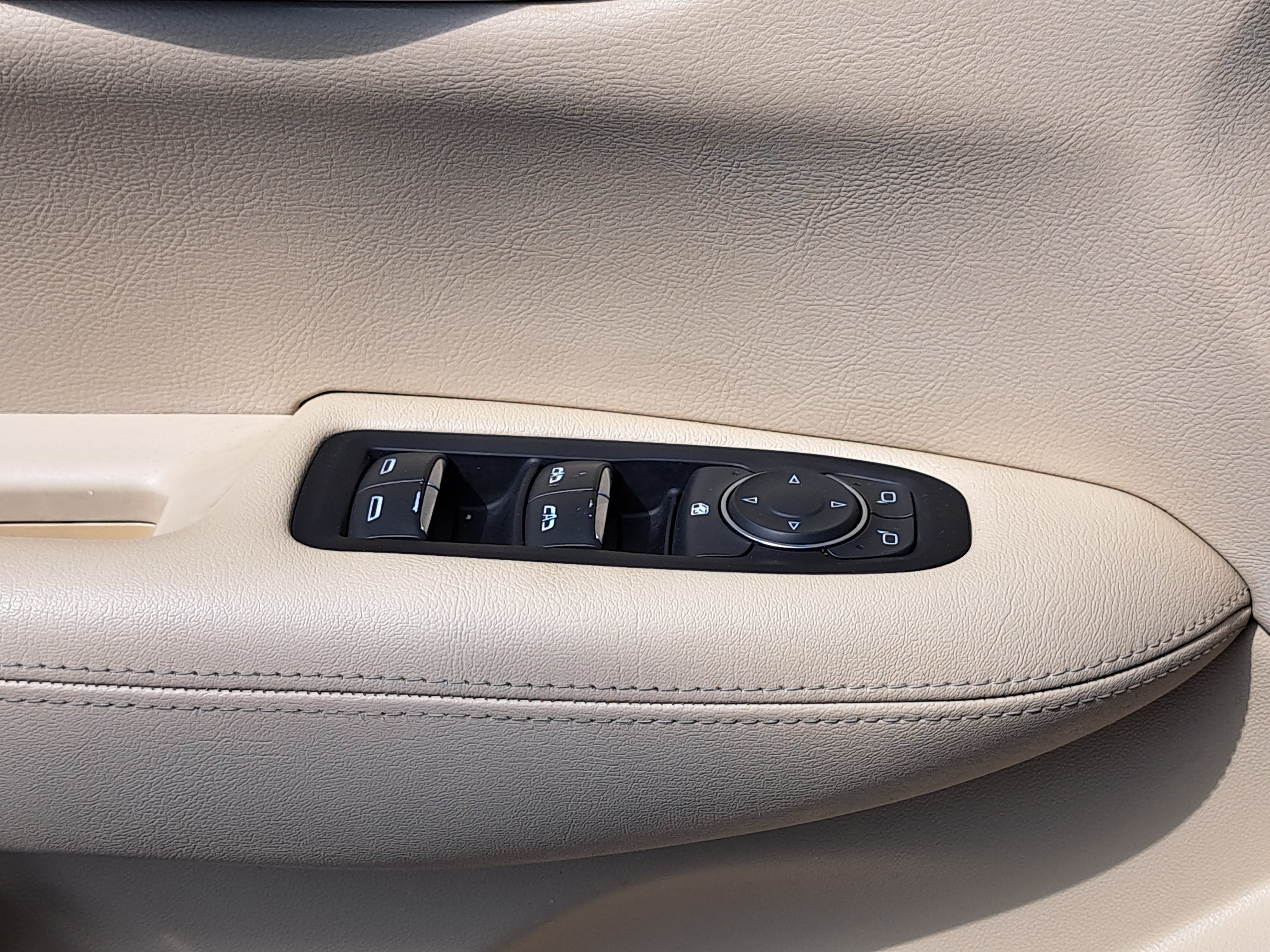 Used 2019 Cadillac XT5 FWD image 29