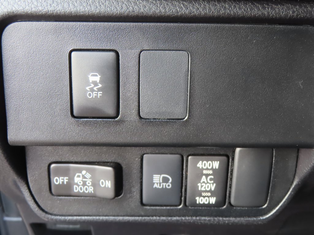 Used 2023 Toyota Tacoma TRD Off-Road image 10