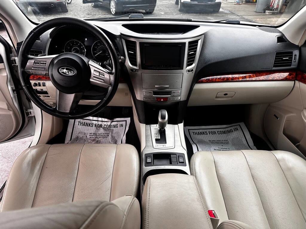 Used 2011 Subaru Outback 2.5i Limited w/ PWR Moonroof Pkg image 10