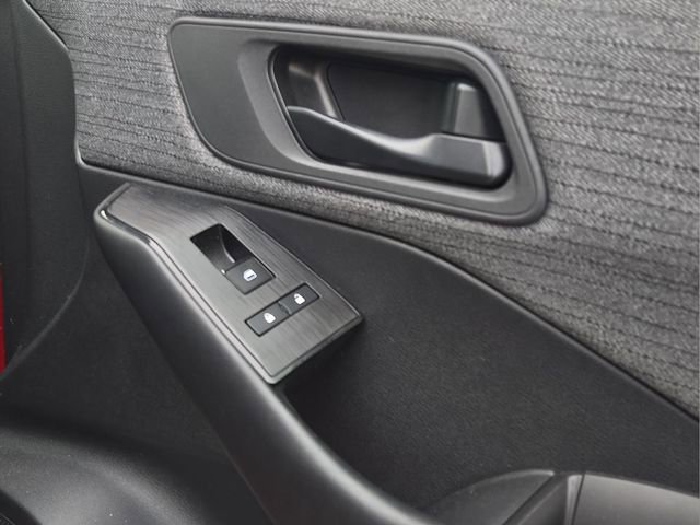 Used 2023 Nissan Rogue S image 13