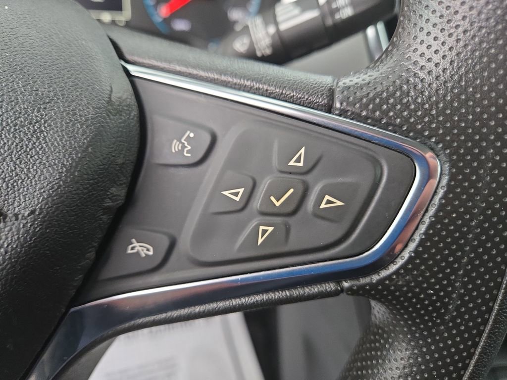 Used 2020 Chevrolet Equinox LS image 18