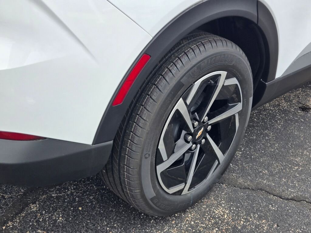 New 2026 Chevrolet Equinox EV LT w/ Comfort Package image 9