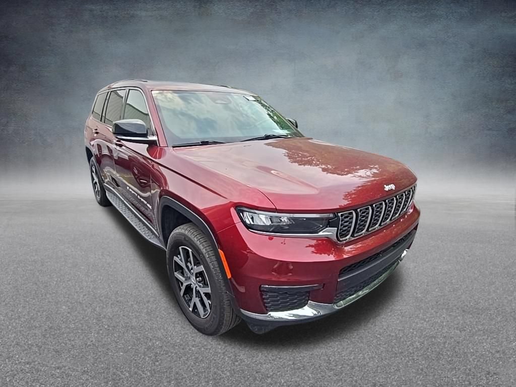 Used 2025 Jeep Grand Cherokee L Limited w/ Trailer Tow Package AWD/4WD image 9