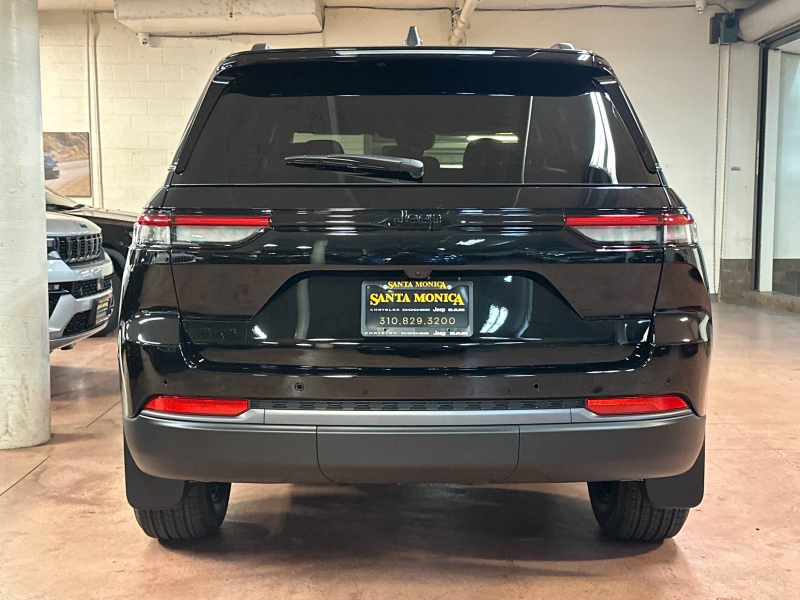 New 2026 Jeep Grand Cherokee Altitude AWD/4WD image 4