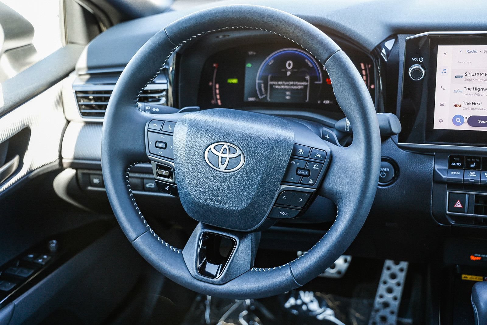 Used 2026 Toyota Camry SE w/ Multimedia Upgrade Package FWD image 13