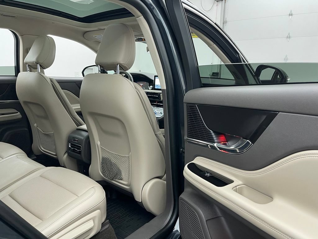 Used 2022 Lincoln Corsair Reserve w/ Equipment Group 201A FWD image 36