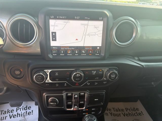 Used 2018 Jeep Wrangler Unlimited Sahara AWD/4WD image 19