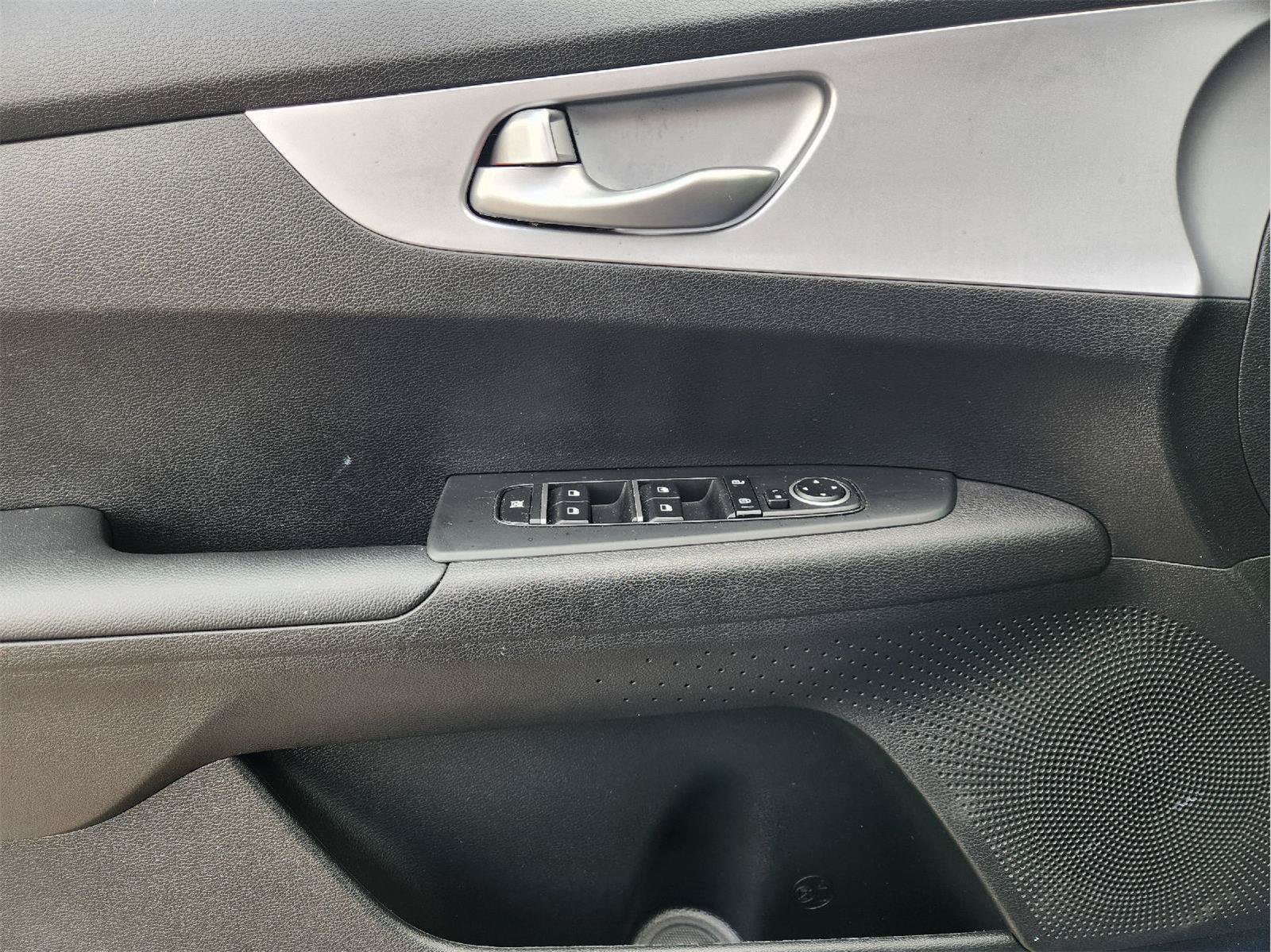 Used 2024 Kia Forte LXS FWD image 22