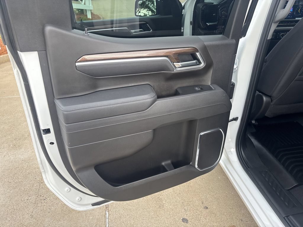 Certified 2026 Chevrolet Silverado 1500 LT AWD/4WD image 39