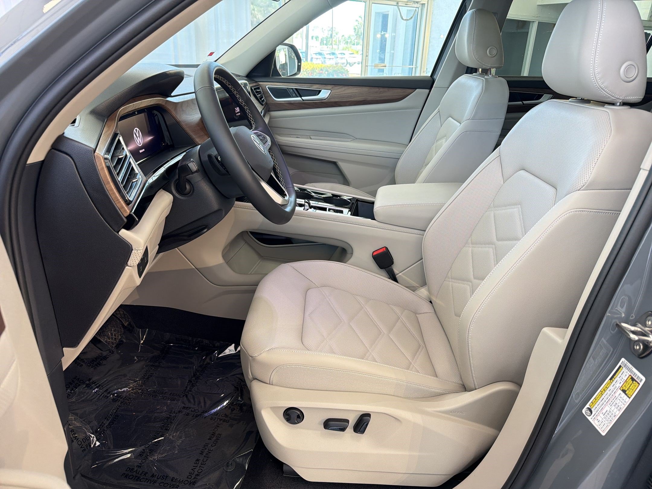 New 2026 Volkswagen Atlas SE FWD image 5
