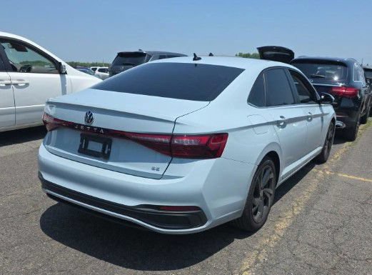 Used 2025 Volkswagen Jetta SE FWD image 3