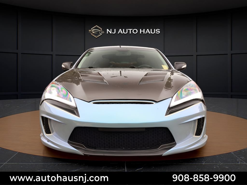 Used 2011 Hyundai Genesis 3.8 RWD image 3