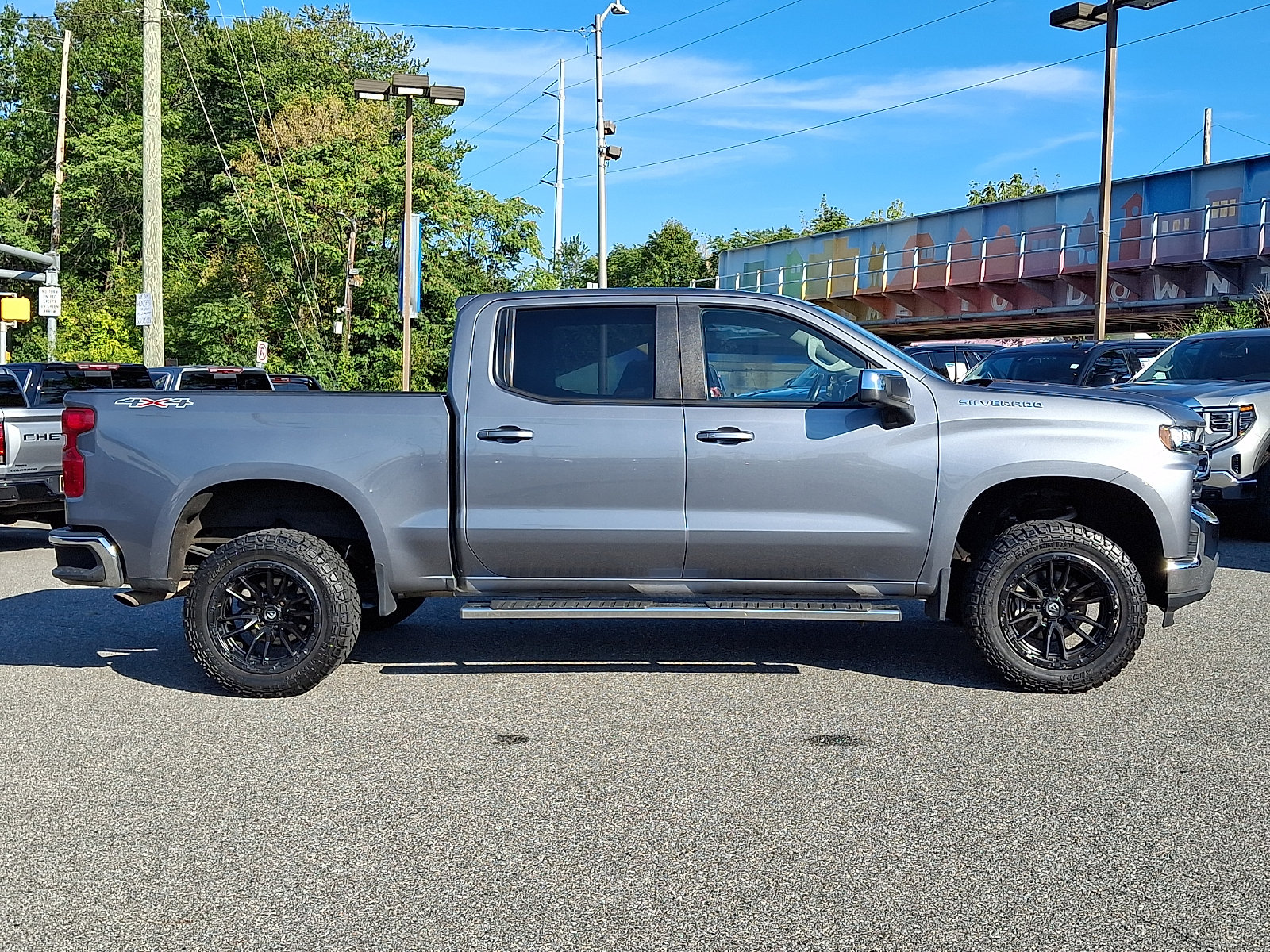 Used 2021 Chevrolet Silverado 1500 LT w/ Convenience Package II AWD/4WD image 7