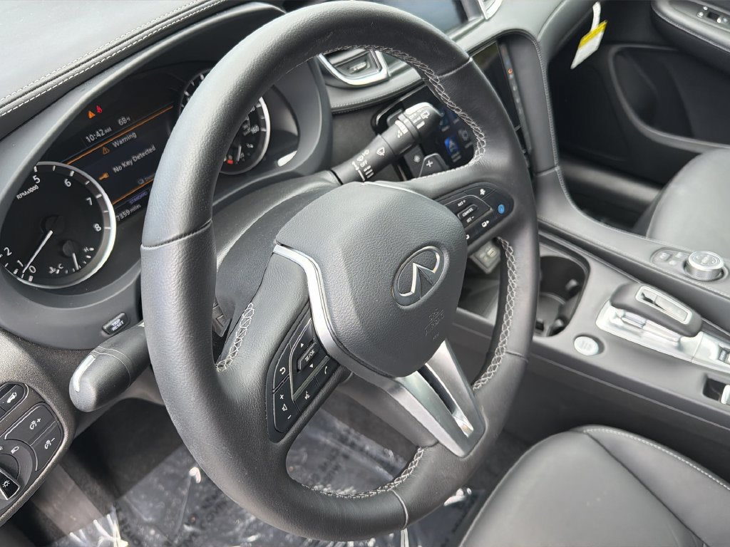 Certified 2025 INFINITI QX50 Pure AWD/4WD image 11