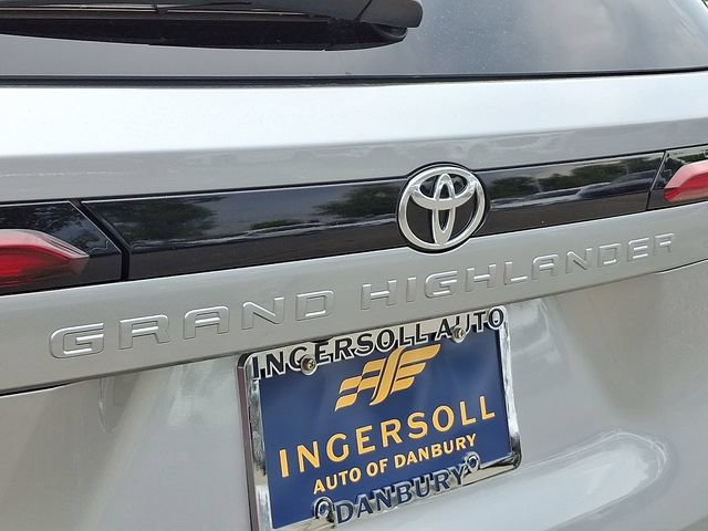 Used 2025 Toyota Grand Highlander AWD image 31