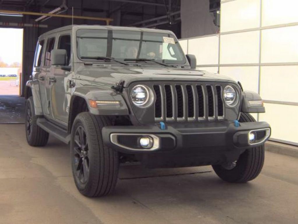 Used 2023 Jeep Wrangler Unlimited Sahara w/ Cold Weather Group AWD/4WD image 4