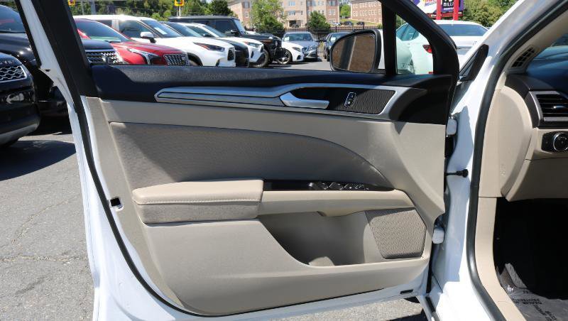 Used 2020 Ford Fusion SE w/ Fleet SE Value Package FWD image 8
