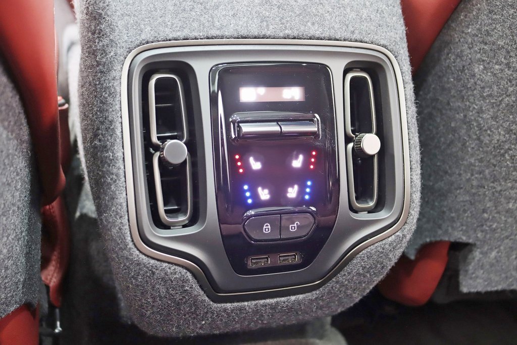 Used 2021 Aston Martin DBX image 31