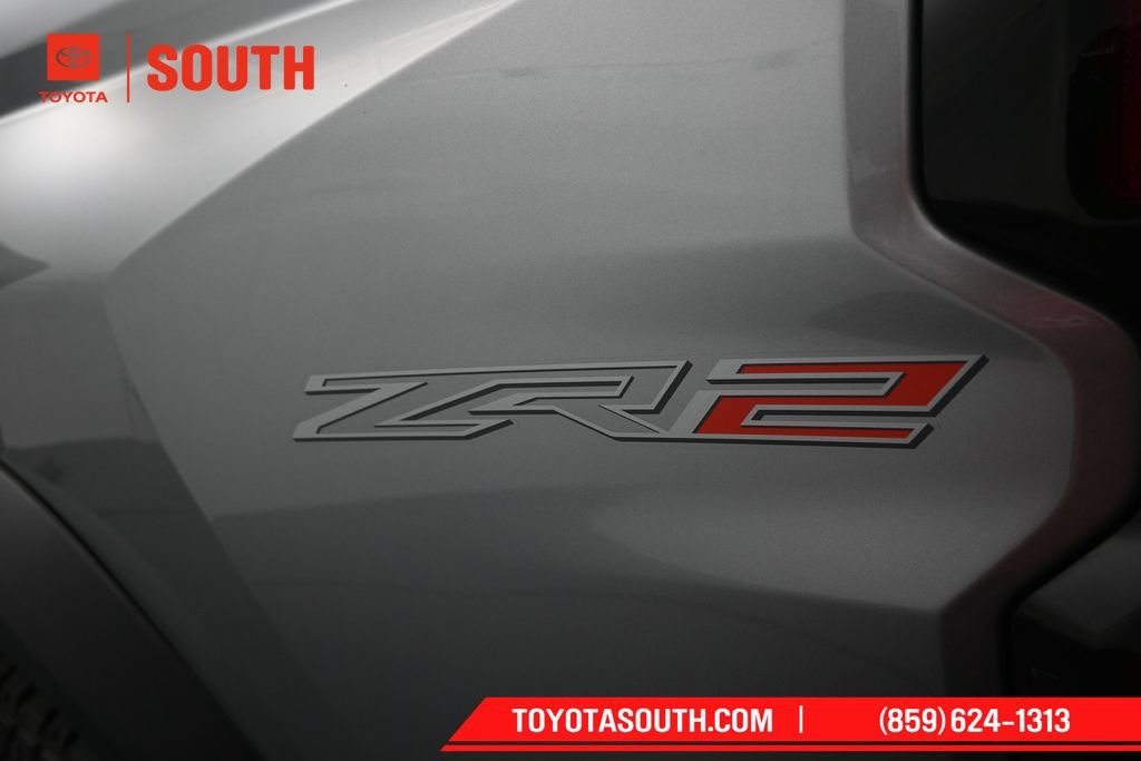 Used 2024 Chevrolet Colorado ZR2 w/ Technology Package AWD/4WD image 38