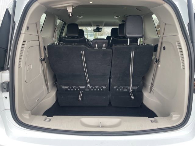 Used 2022 Chrysler Pacifica Touring-L image 13