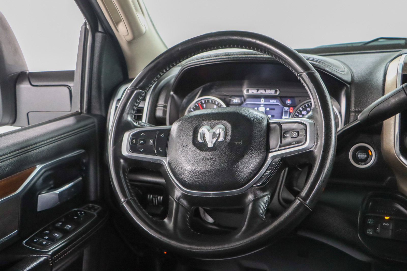 Used 2024 RAM 2500 Laramie AWD/4WD image 12