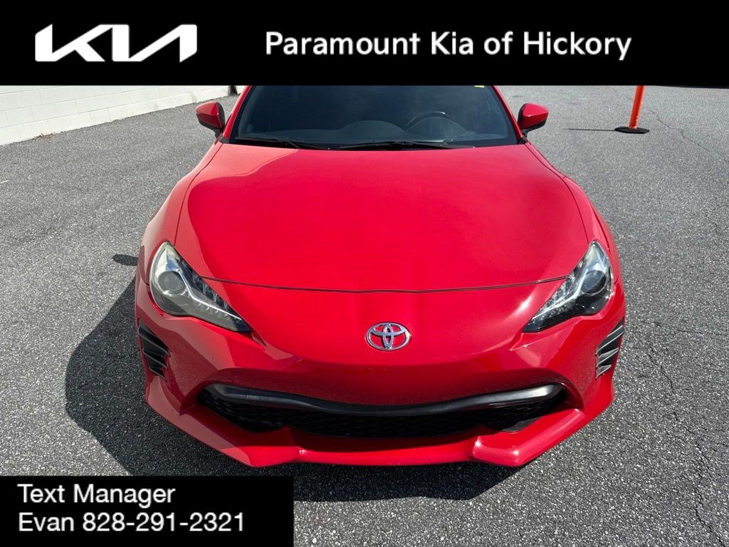 Used 2017 Toyota 86 RWD image 2