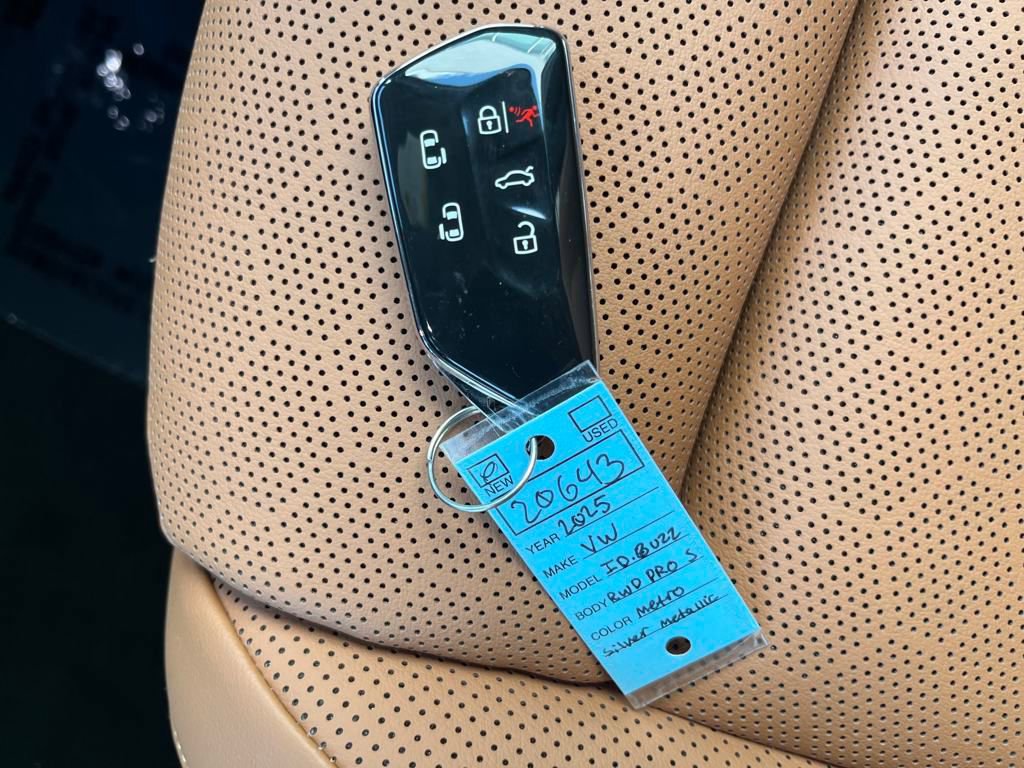 New 2025 Volkswagen ID. Buzz Pro S image 50