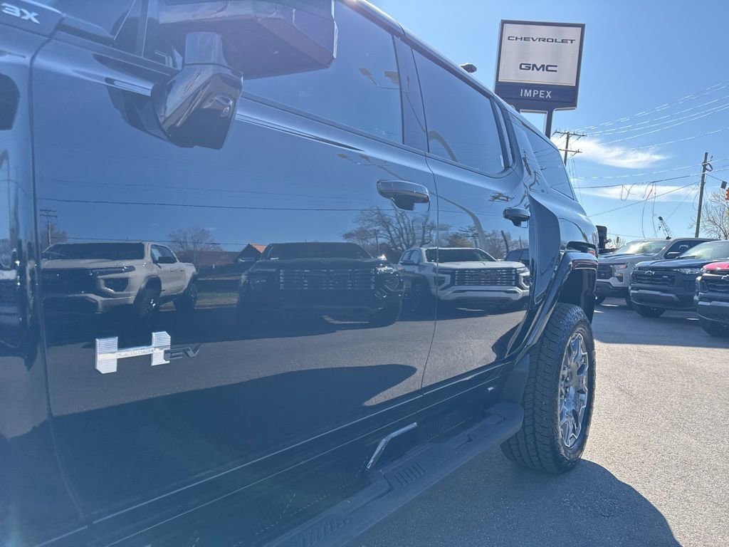 Used 2025 GMC Hummer EV 3X w/ LPO, Illumination Package image 35