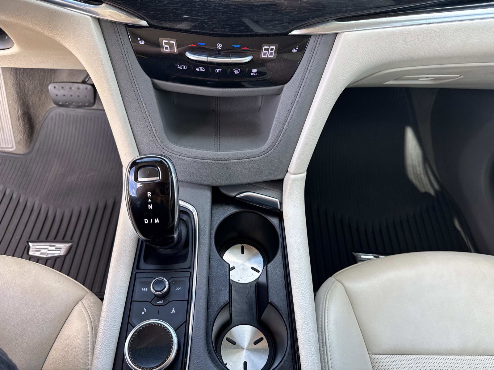 Used 2020 Cadillac XT6 Premium Luxury image 30